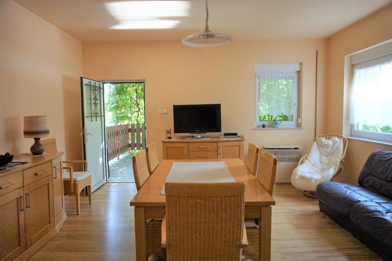 Ferienhaus Plattensee/Balaton Villa Szolad Eksteriør bilde